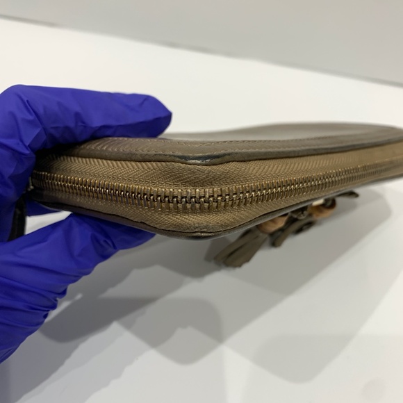 Gucci Gold Bamboo Ribbon Zip Around Wallet Sku#85428 (Gently used, rubbing) - Picture 7 of 14